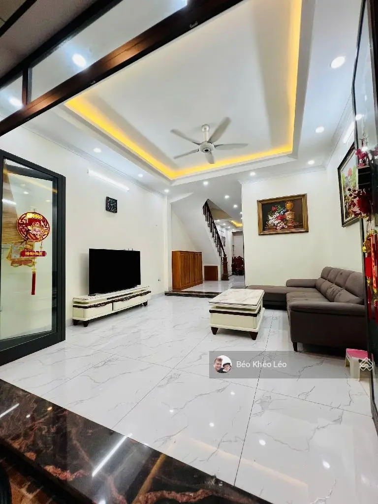 Bán nhà Nguyễn Văn Cừ,Thang máy ngõ Ô tô -nông -thông, 80m 7tầng Mt4m3,chào 18 tỷ xxx Lh 0843125777