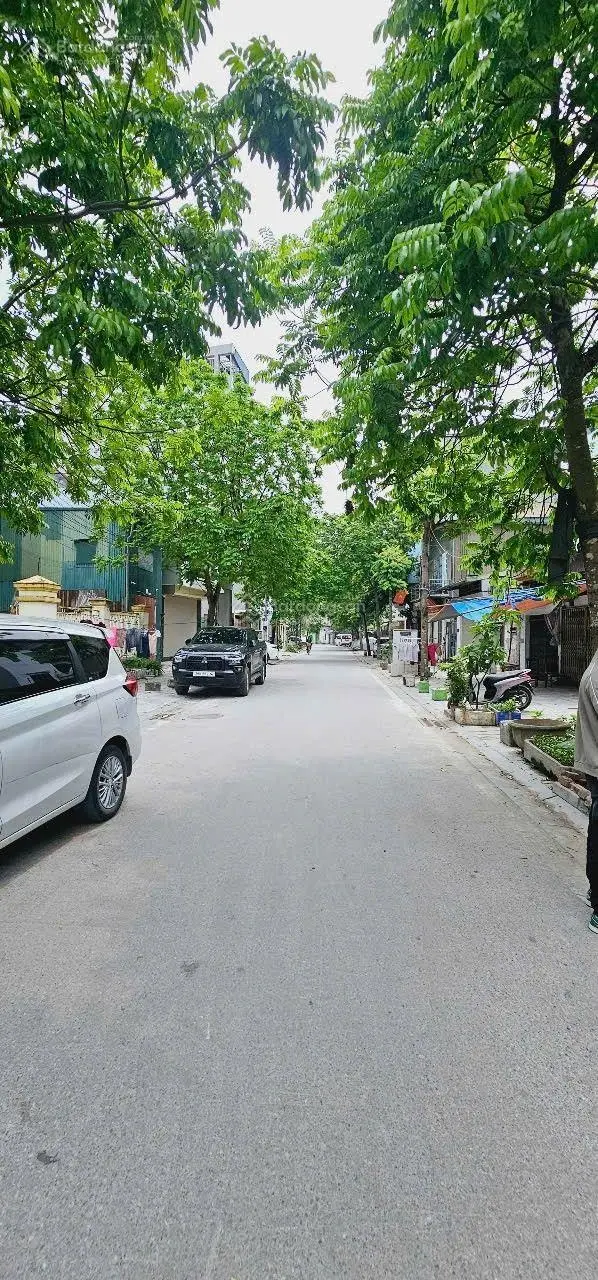 Cơ hội đầu tư bán đất đẹp đường la khê giá chỉ 180 triệu/m. dt: 83m- mt: 5m.