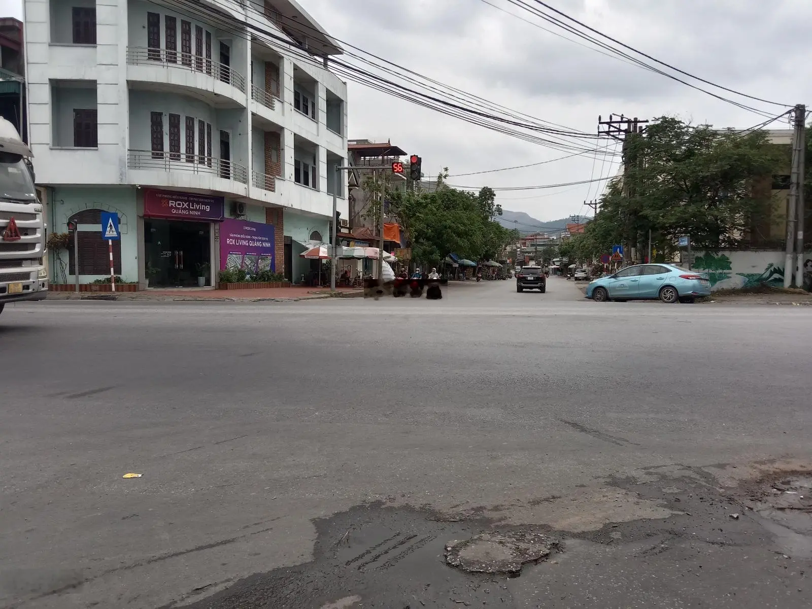 Nhà 4 tầng hiện đại mặt đường QL18A Phường Quang Trung TP. Uông Bí (4mx17,5m) giá: 3 tỷ