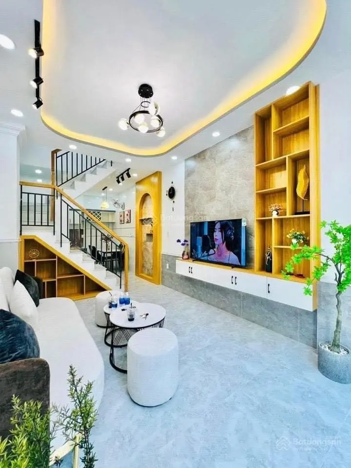 Sở hữu ngay nhà Hưng Phú, P8, Quận 8, gần trường THCS Trần Danh Ninh. DT 69m2, Giá 2tỷ790, SHR