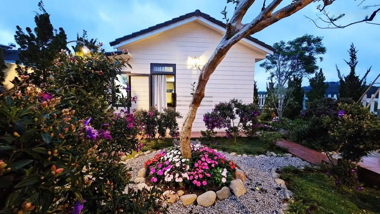 Bán nhà sân vườn đẹp khu dân cư Richland, Măng Lin, gần Mây Lang Thang Đà Lạt giá rẻ
