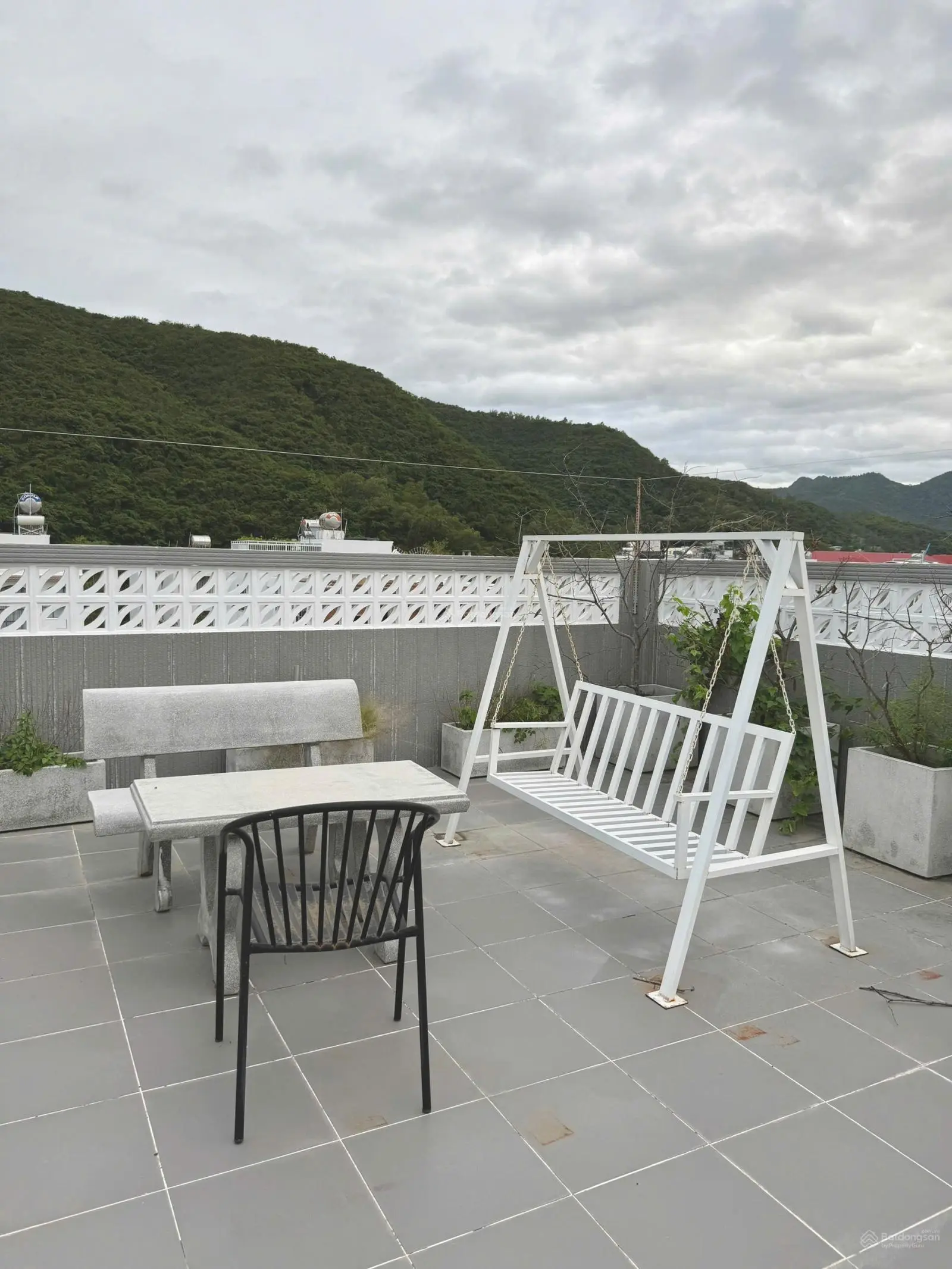 Nhà 5 tầng rất đẹp (có thang máy), KĐT Mipeco, Nha Trang. Gần biển. Sổ hồng riêng. 90m2 - 9,5 tỷ