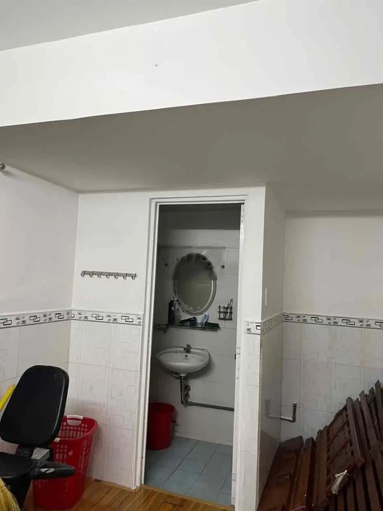 Bán gấp trệt KD CC Tây Thạnh 3ty7 có 1 trệt 1 lửng dtsd 86m