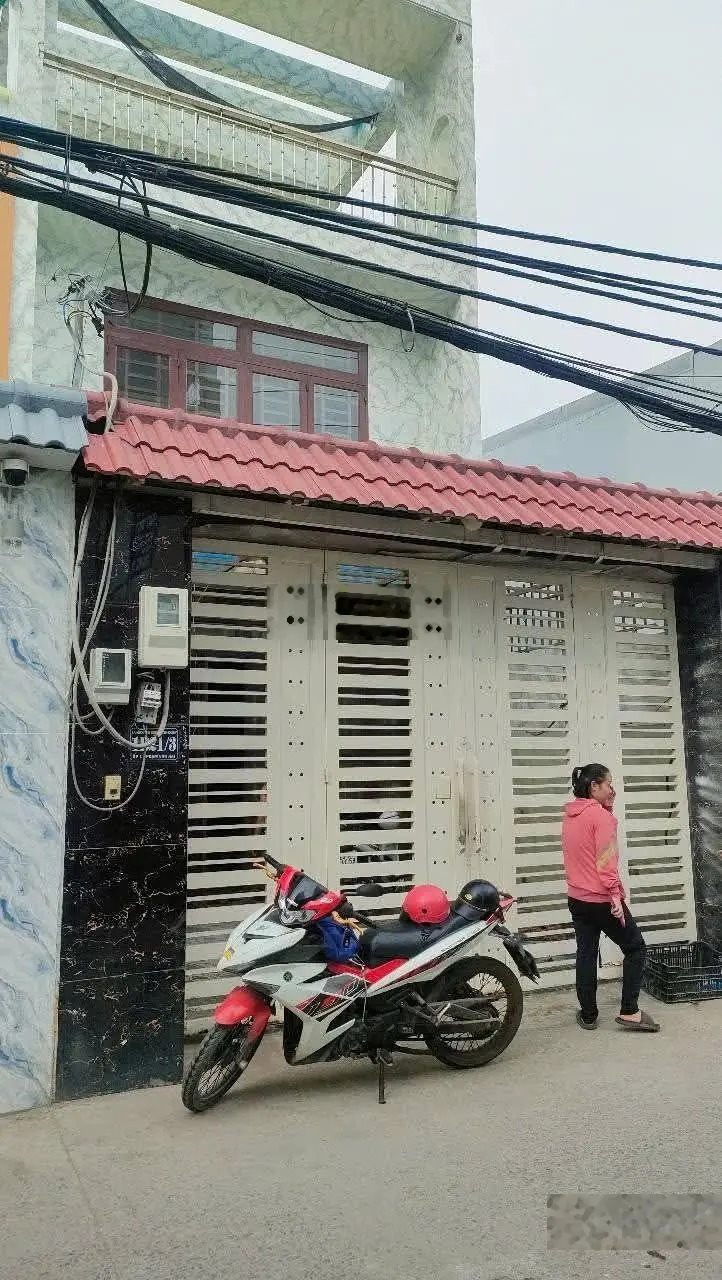 Chính chủ gửi bán nhà đường Vĩnh Lộc. 3 tầng đường 6m, 94.6m2 ngang 5.5m. Dài 19m nở hậu