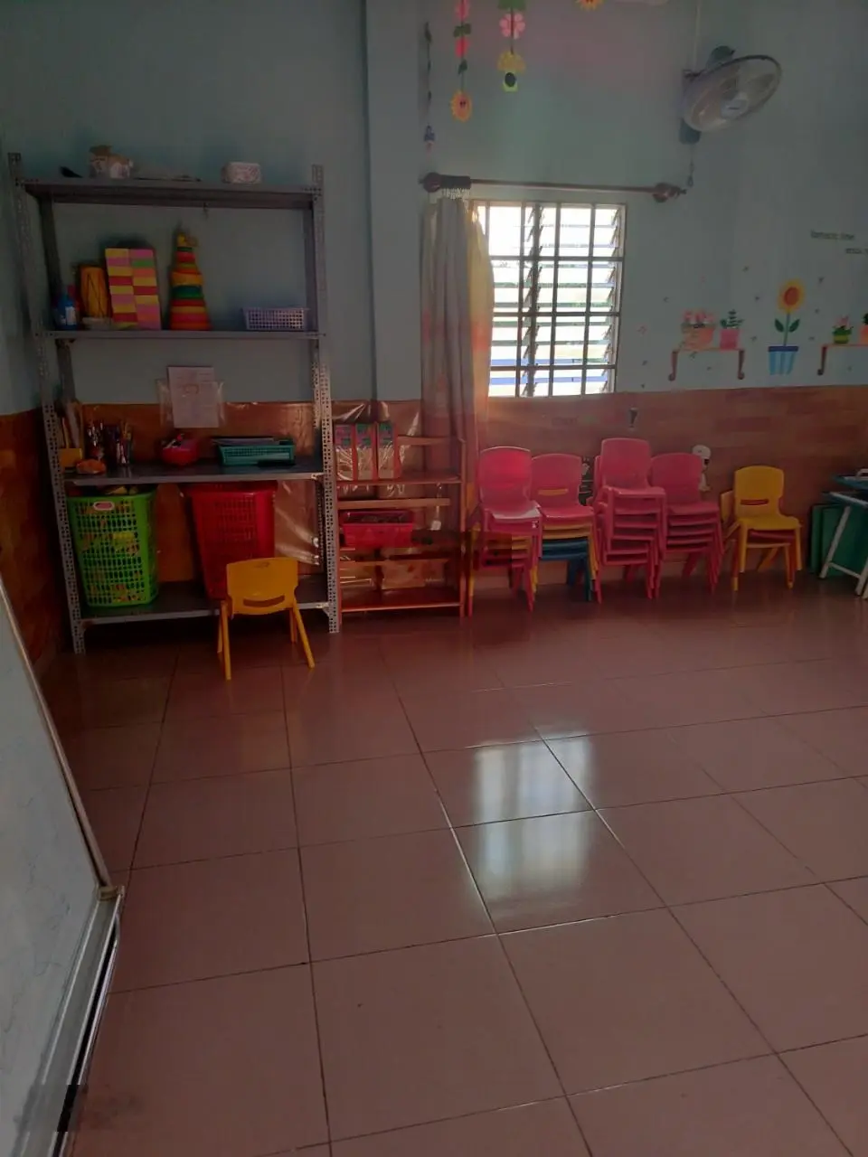 Nhà 1 trệt 1 lầu đường nhựa Vĩnh Phú