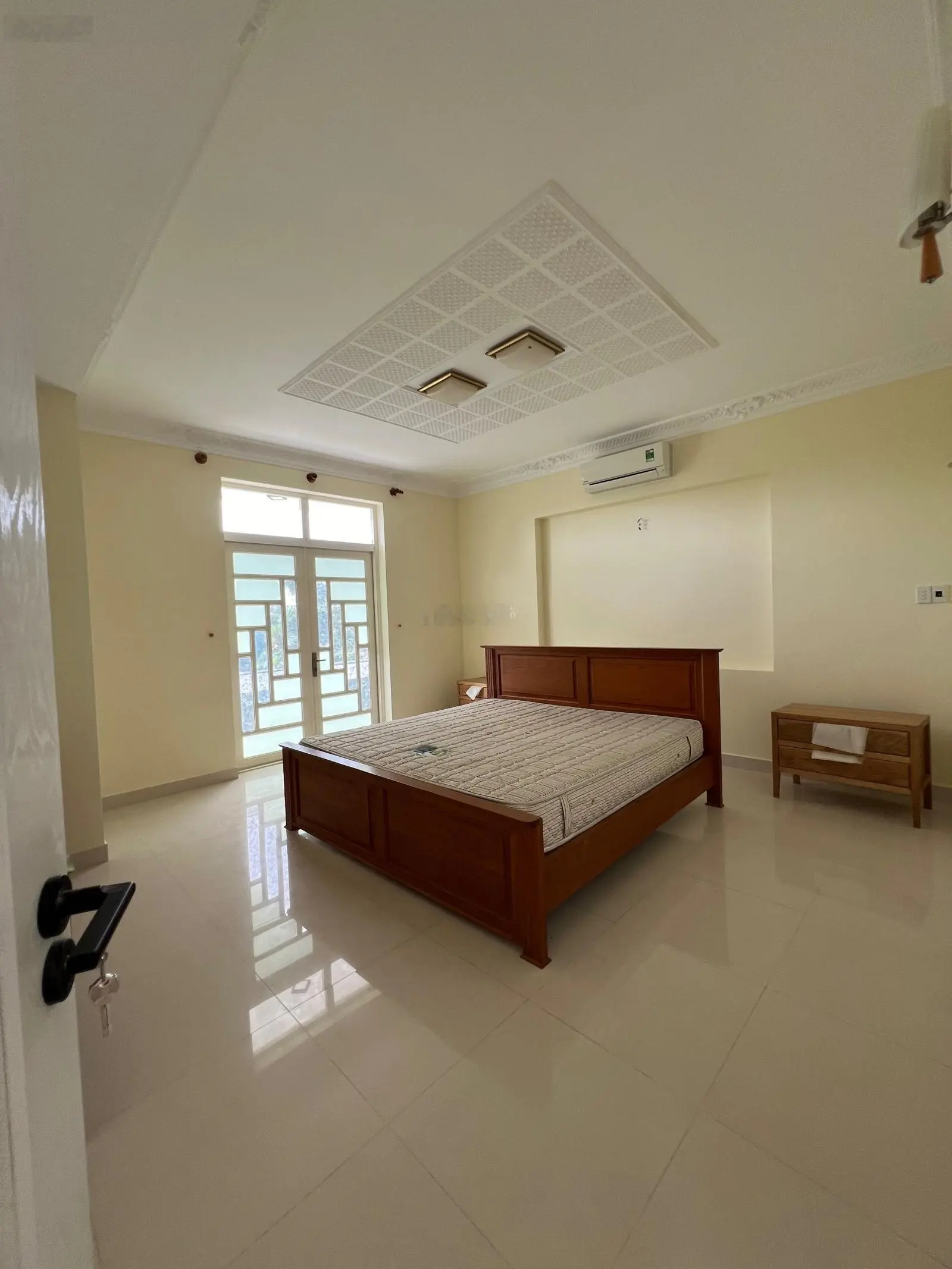 Bán biệt thự An Viên Nha Trang, view Biển, ngay bãi tắm, 3 tầng 4 ngủ, Đông Nam. Giá 25 tỷ (TL)