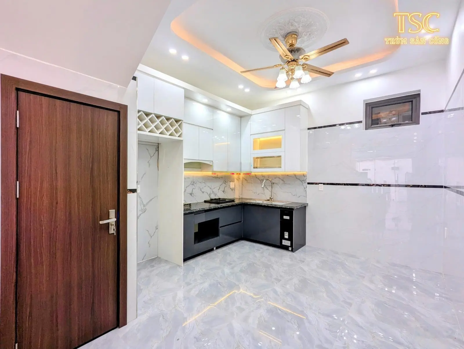- Nhà xây mới,mặt ngõ, chỉ sau nhà mặt đường tuyến 2 Trần Nguyên Hãn -66m2 x 4 tầng