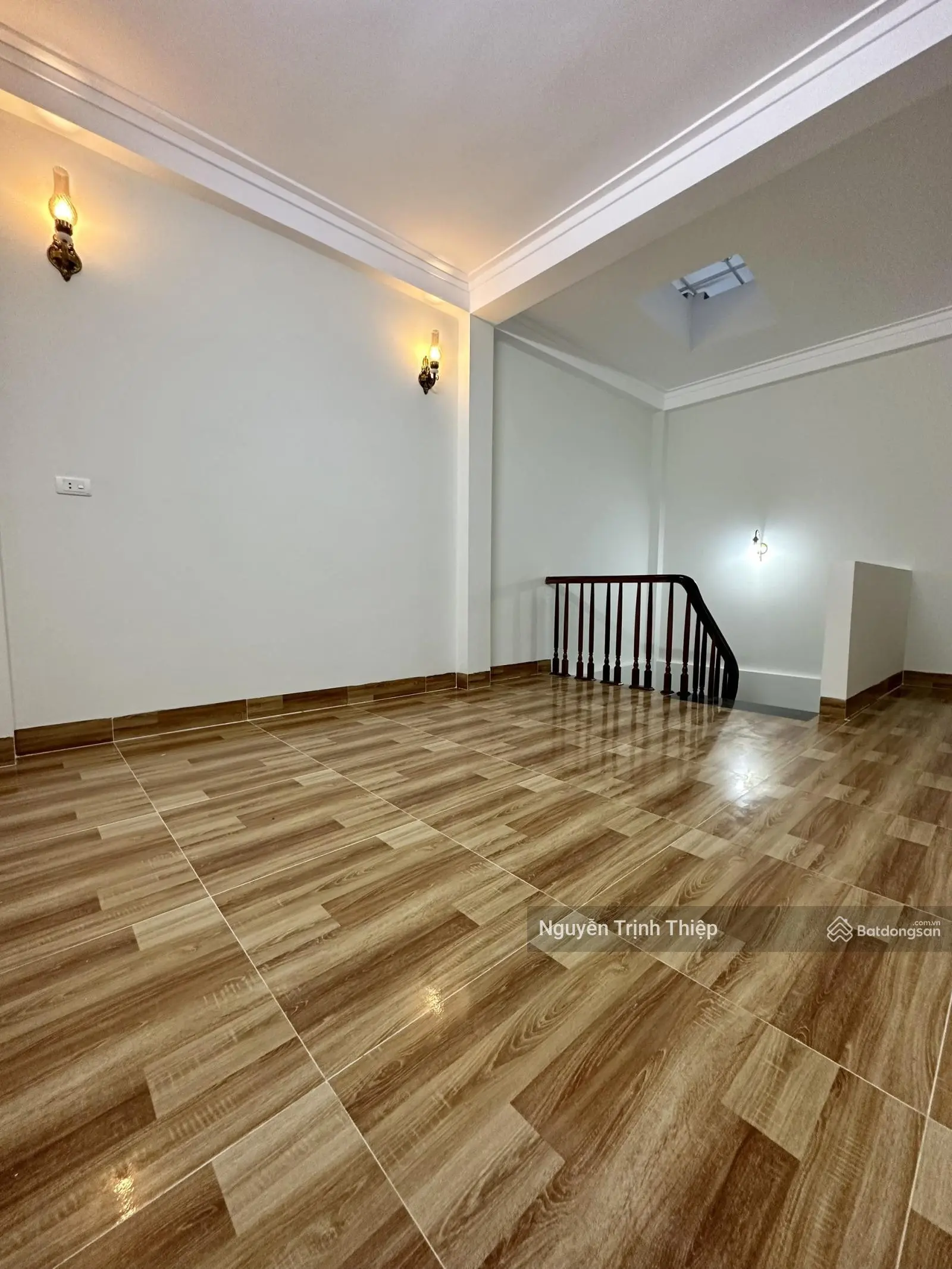 Bán gấp nhà full nội thất Cổ Nhuế Bắc Từ Liêm. DT 35m2 x 5 tầng. Giá 5.15 tỷ