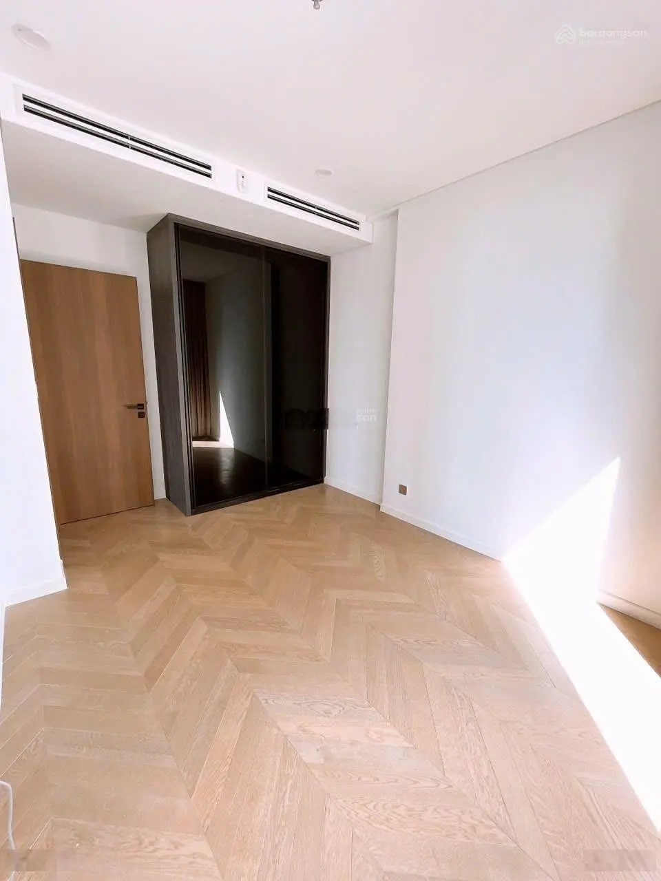 Chủ nhà cần tiền bán gấp căn 3PN Lumiere Riverside view sông tầng bao đẹp giá 12 tỷ. LH 0902 896 ***