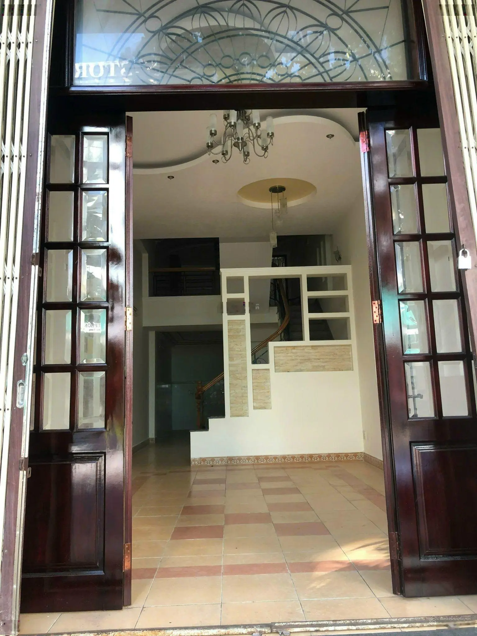Bán nhà mặt tiền đường Âu Cơ, Nha Trang ngang 4m