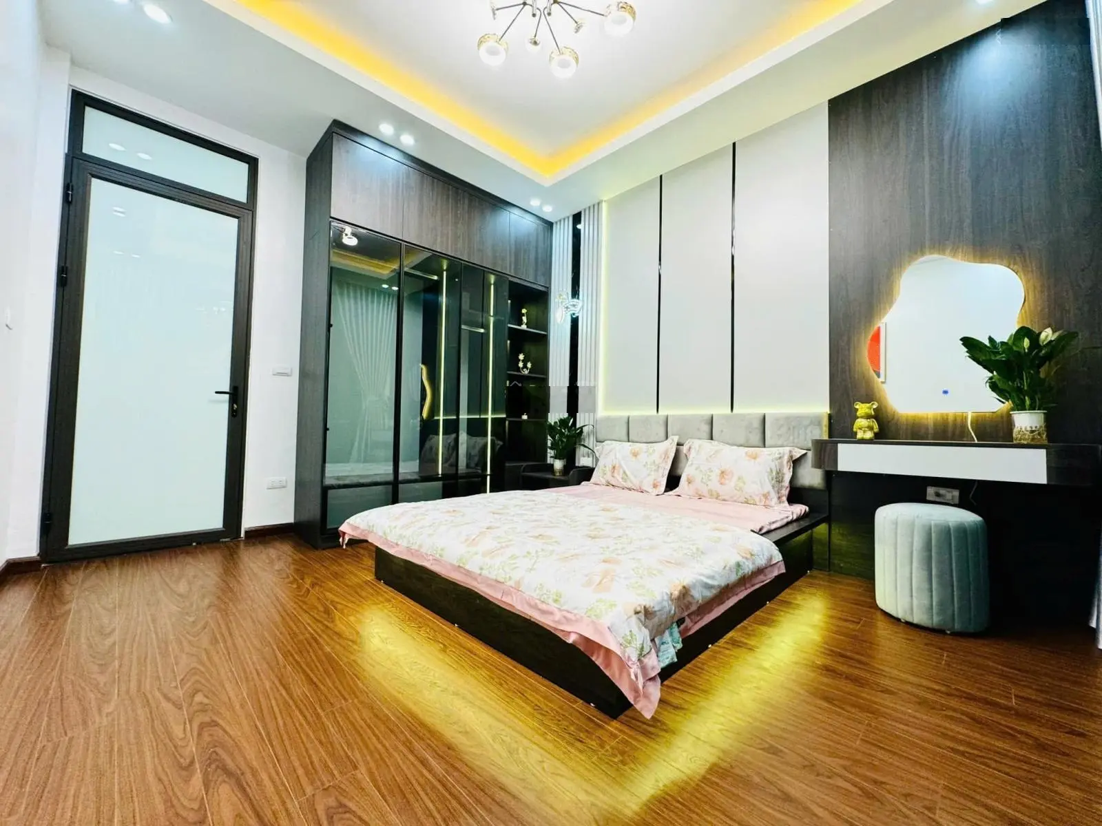Bán gấp nhà riêng 5 tầng mới tại Triều Khúc, Thanh Xuân, Hà Nội, Giá nhỉnh 5,3 tỷ, Diện tích 32m2