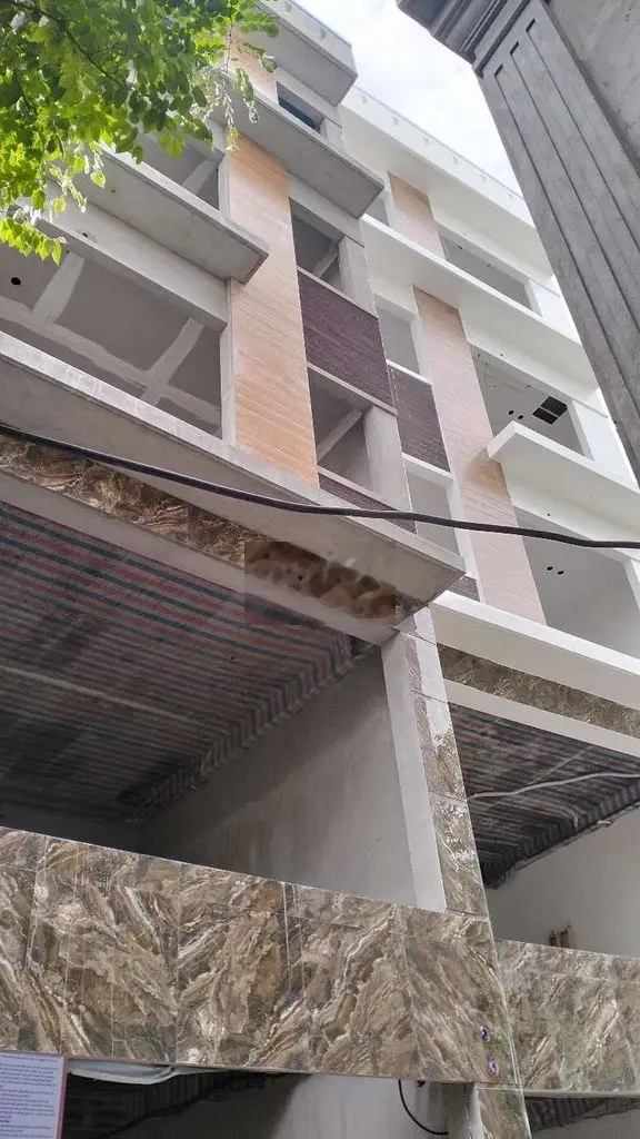 Chính chủ bán nhà 45 m2 thang máy ô tô vào nhà