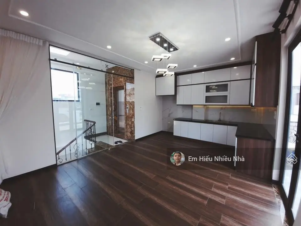 Bán xuân thủy 38m2 *7 tầng - ô tô đỗ cổng - thang máy - hiếm lắm - đủ nội thất - lh ngay 0338 383 ***