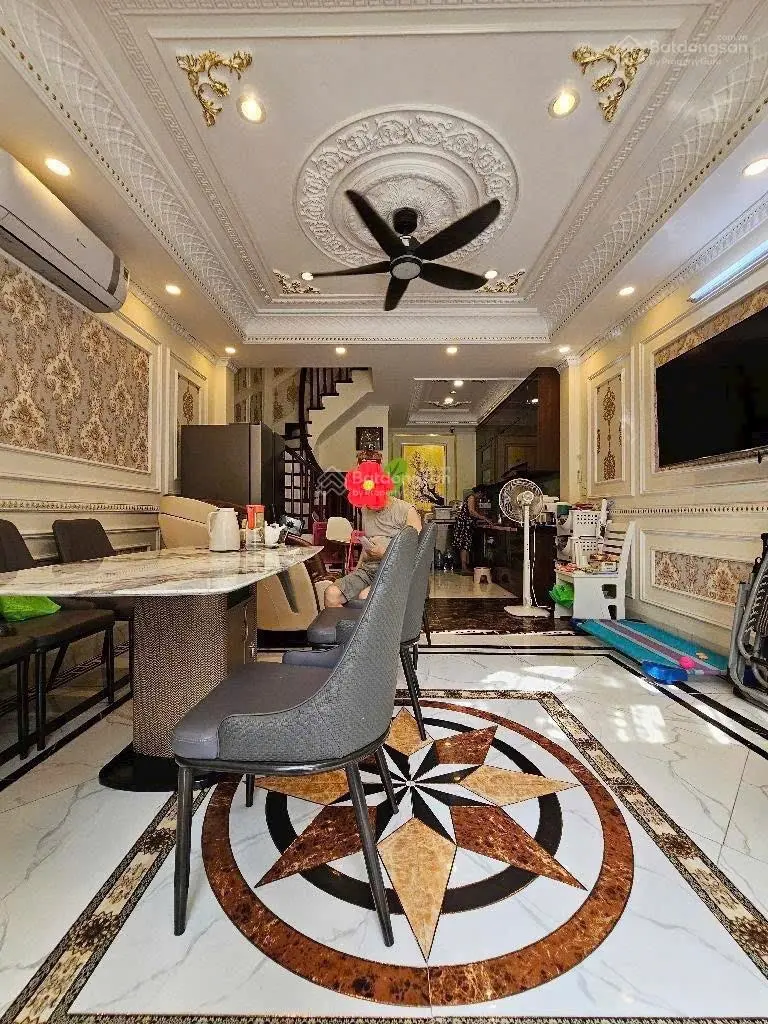 Bán nhà 7 tầng, thang máy, mt4m, diện tích 40m2, ô tô tránh, vìa hè, TĐC Giang Biên, 12.5 tỷ