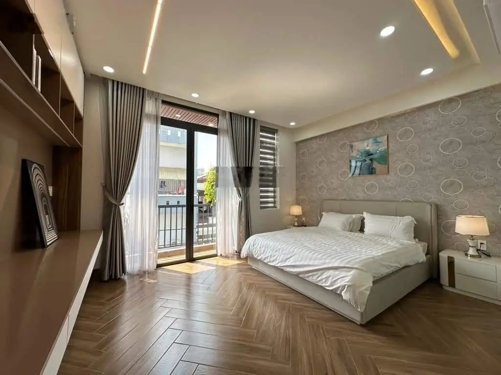 Bán nhà ngộp Trương Quyền-P6-Q3 đang cho thuê 29tr/th. DT 63,9m2 giá 4tỷ180, nằm sát CV Lê Văn Tám