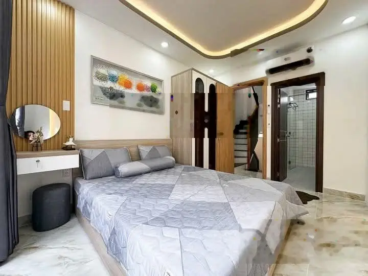 Vip Phố Cát Linh, nhà mới lô góc, gần ô tô, ngõ thông kinh doanh, DT 35m2 5 tầng