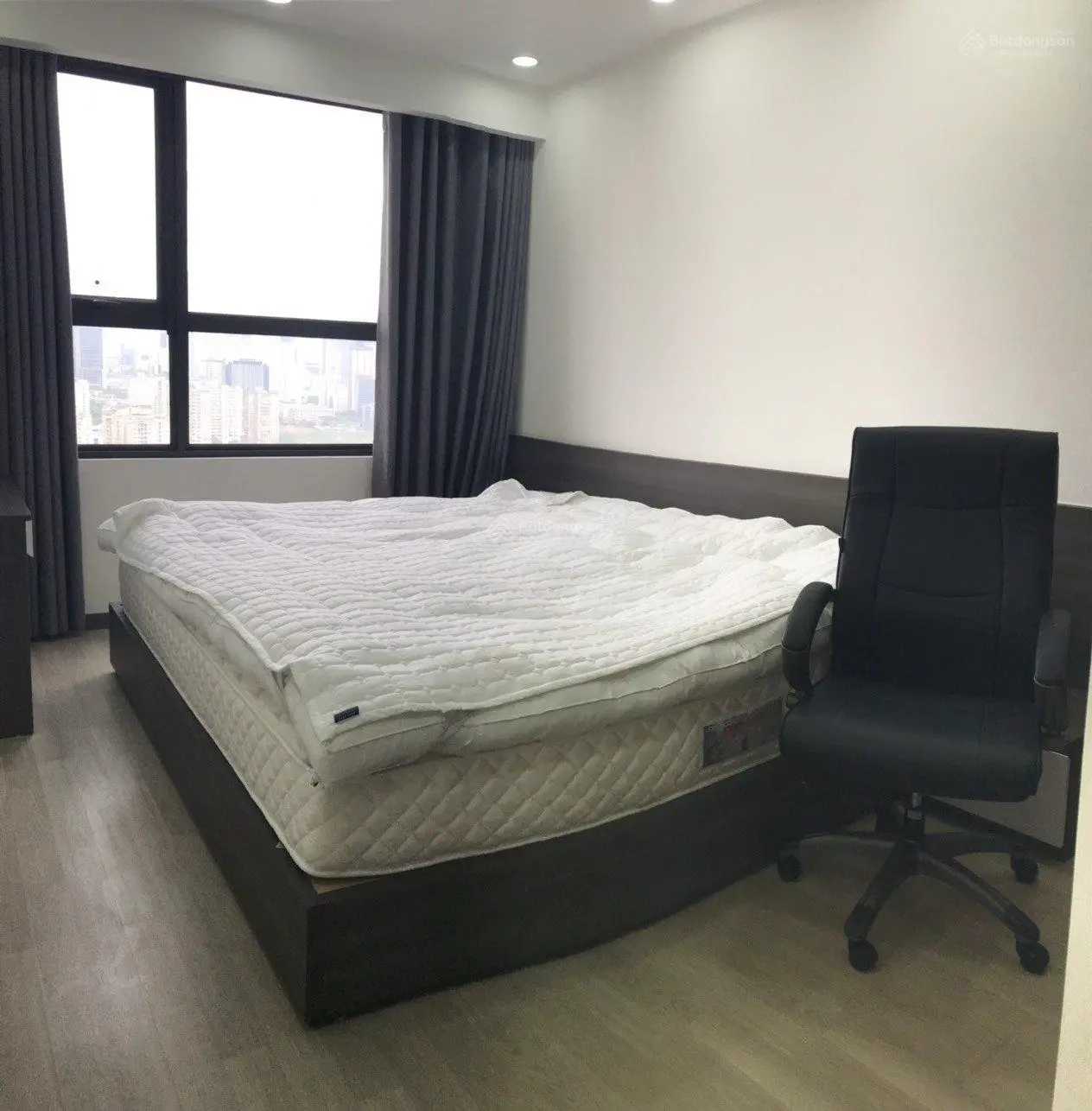 Bán ngay có sổ đỏ D'Capitale Trần Duy Hưng, 3PN 2WC căn góc thoáng diện tích rộng nhất dự án 122m2