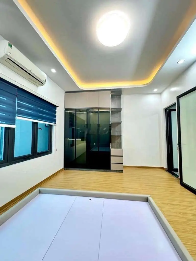 Bán nhà 30m2 Quan Nhân, 4 ngủ, full nội thất mới đẹp, 5.1 tỷ