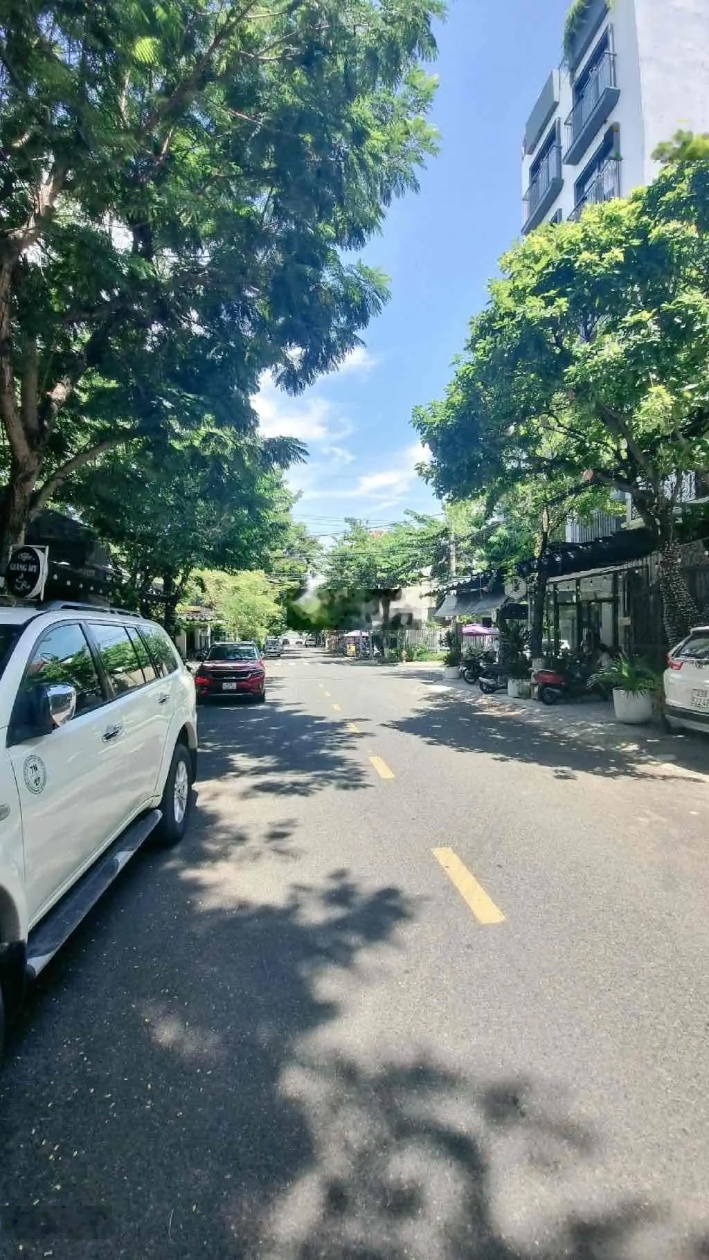 Bán nhà 3 tầng trục đường 7.5m Hoài Thanh, sát sông Hàn - Mỹ An - DT 100m2 (5x20) cho thuê 27triệu