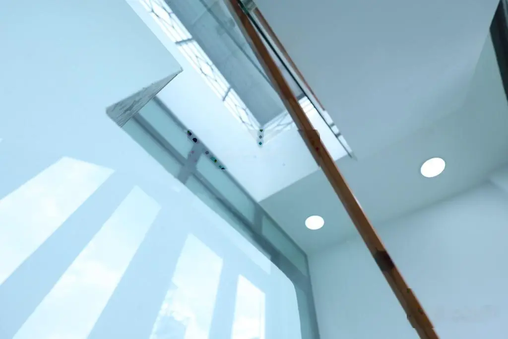 Bán nhà mặt tiền Trương Định Q. 3, 5 tầng, thuận tiện KD, cửa sau HXH