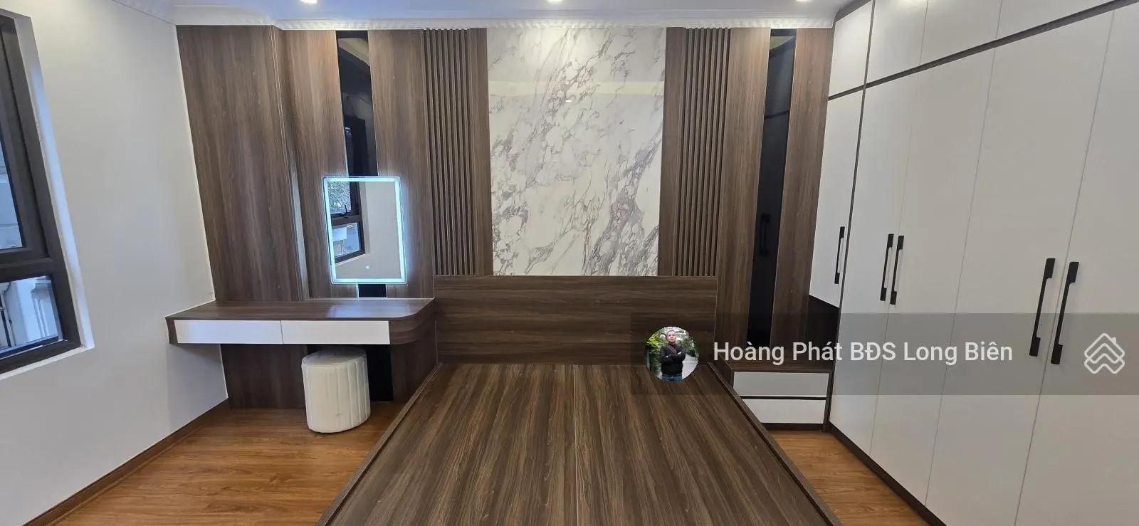 Bán nhà ngõ 206 Cổ Linh, đối diện siêu thị Aeon Long Biên. Full nội thất, ôtô đỗ cổng. LH0965858116