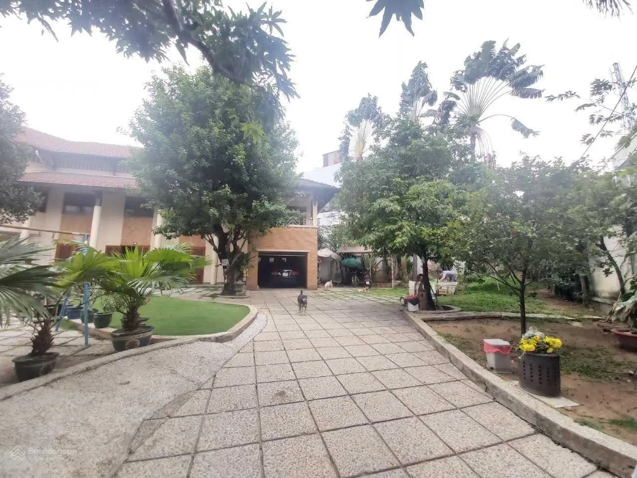 85 tỷ - biệt thự 950m2 - chỉ 89 triệu/m2 - sở hữu biệt thự sân vườn ngay đường Trần Não