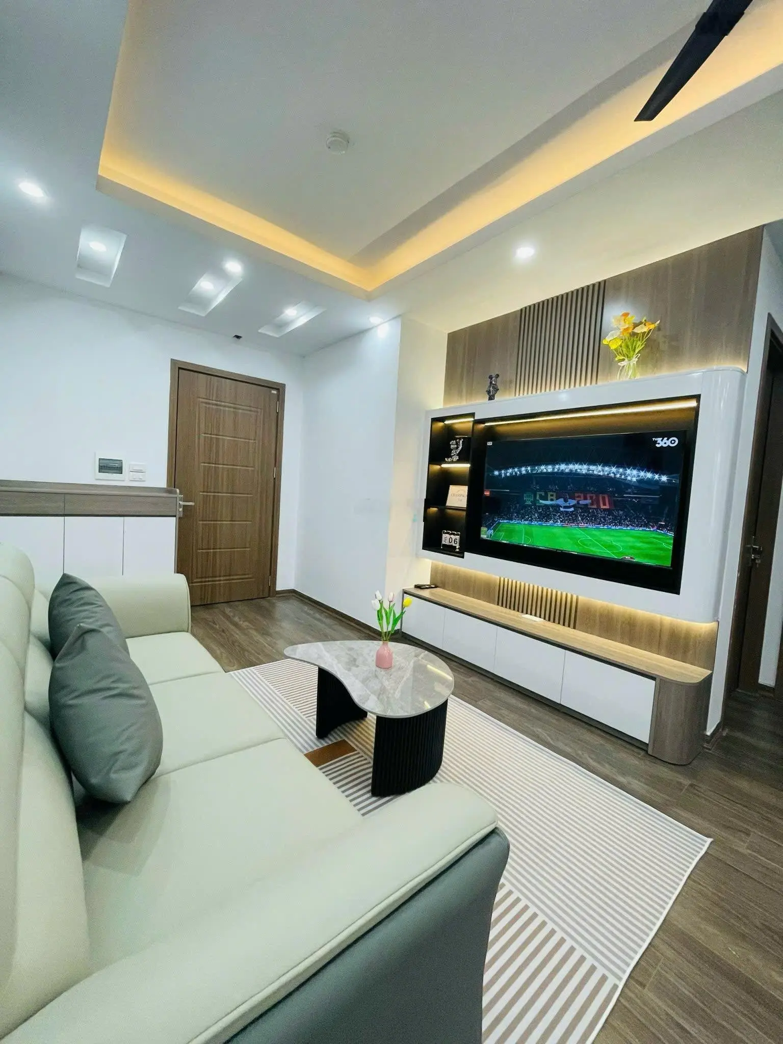 Bán căn 67m2, 2 ngủ& 2VS, HH1 Linh Đàm Hoàng Mai. LH: 0966 455 ***