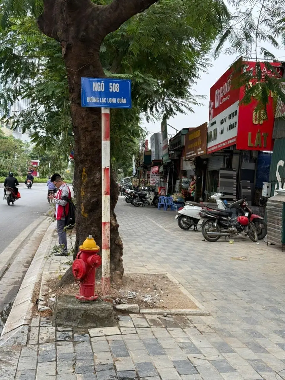 Bán nhà ô tô ngõ phố Lạc Long Quân đối diện Lotte