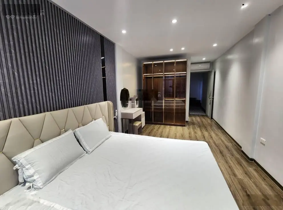 Hiếm dã man, nhà xây mới 6 tầng thang máy, mặt ngõ nông, 221 Tôn Đức Thắng, full nội thất, ở ngay
