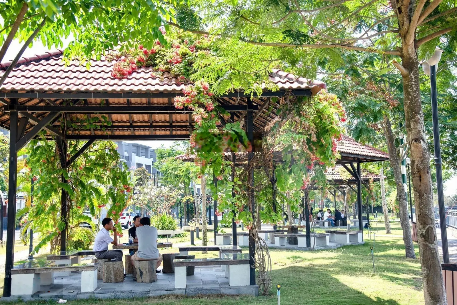 Bán nhà phố mặt tiền view sông Vàm Cỏ - sổ hồng riêng - thanh toán linh hoạt