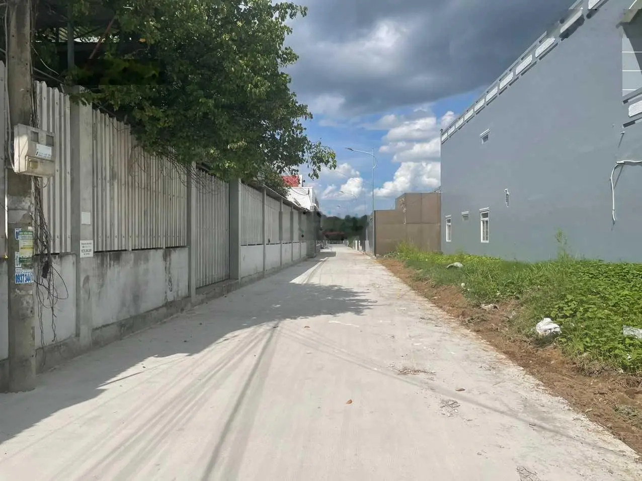 Bán gấp lô đất thổ 125m2 trung tâm TT Cần Giuộc, cách QL50 chỉ 100m, giá rẻ