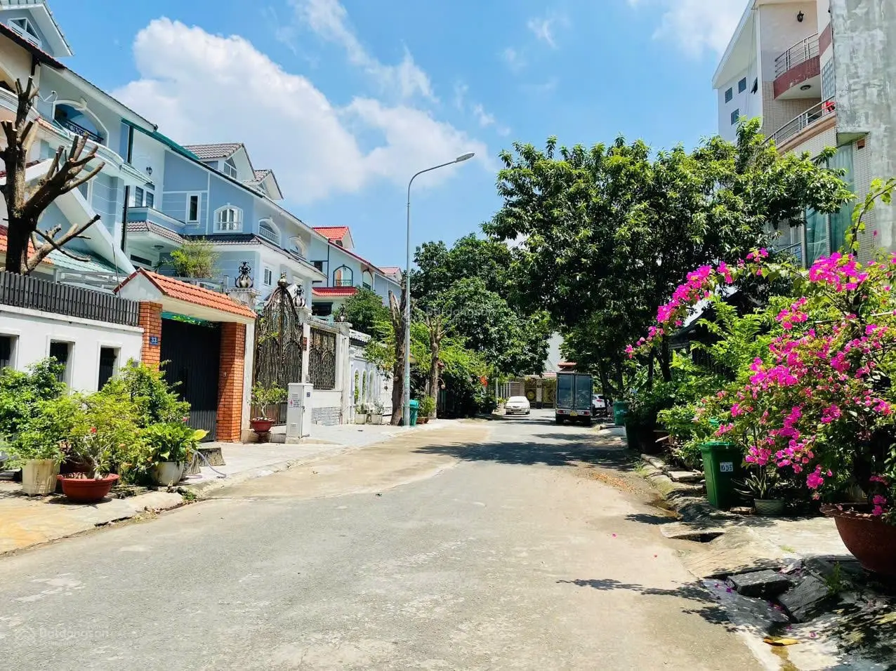 Giá chạm đáy ! Bán gấp biệt thự cực đẹp, full Gỗ Đỏ, KDC Khang Điền - Gia Hòa sân đậu 2 xe ô tô.