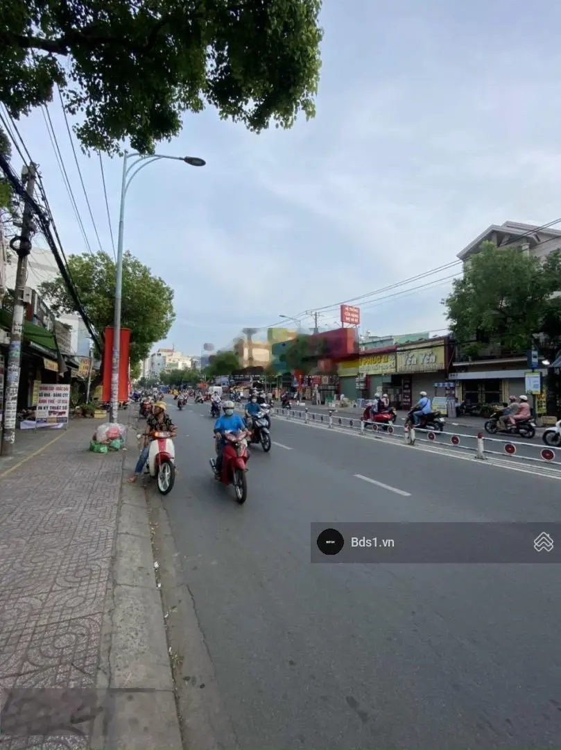 Bán nhà MT Lê Văn Quới, Q Bình Tân - 5x20m - 1 lầu đúc - 13.9 tỷ. Lh: 0917 861 ***Linh) - nắm chủ