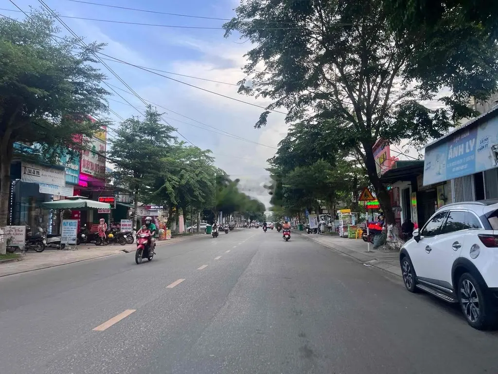 Mặt tiền Nguyễn Văn Linh khu sầm uất nhất