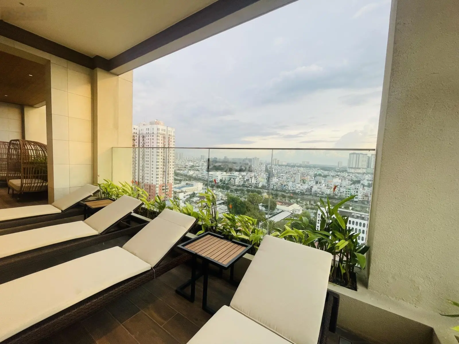 Bán căn hộ chung cư nhà sẵn - sổ sẵn mt đường trần hưng đạo, chỉ thanh toán 30% nhận ở ngay.