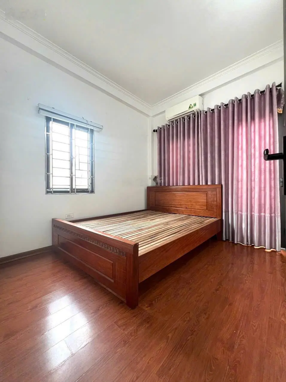 Bán gấp nhà Phố Xốm, gần trường Đại Học Đại Nam, nhà mới về ở luôn, giá chưa tới 5 tỷ đồng