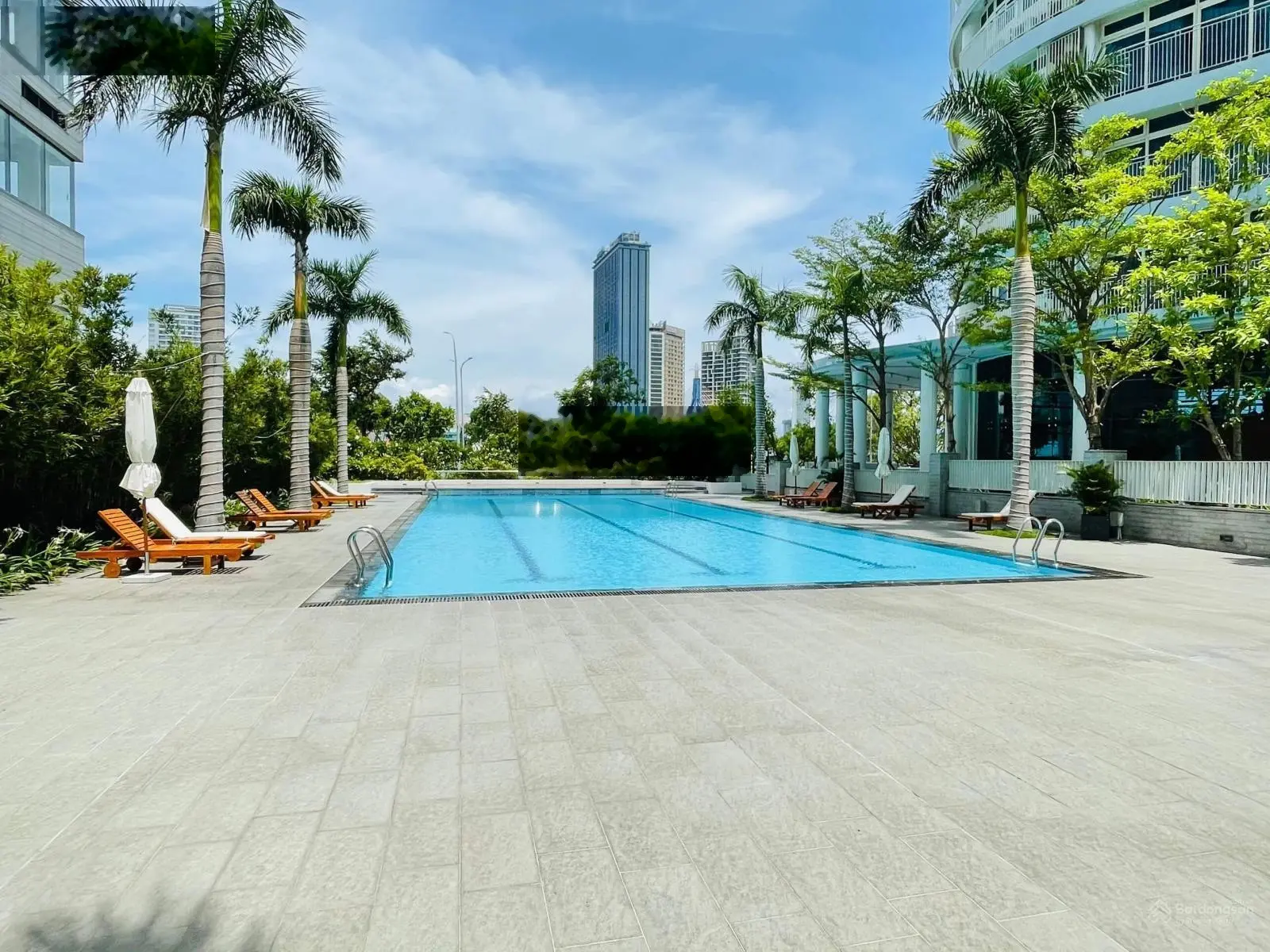 Bán chung cư Azura Đà Nẵng 1 PN tầng cao nội thất đẹp giá tốt - Toàn Huy Hoàng