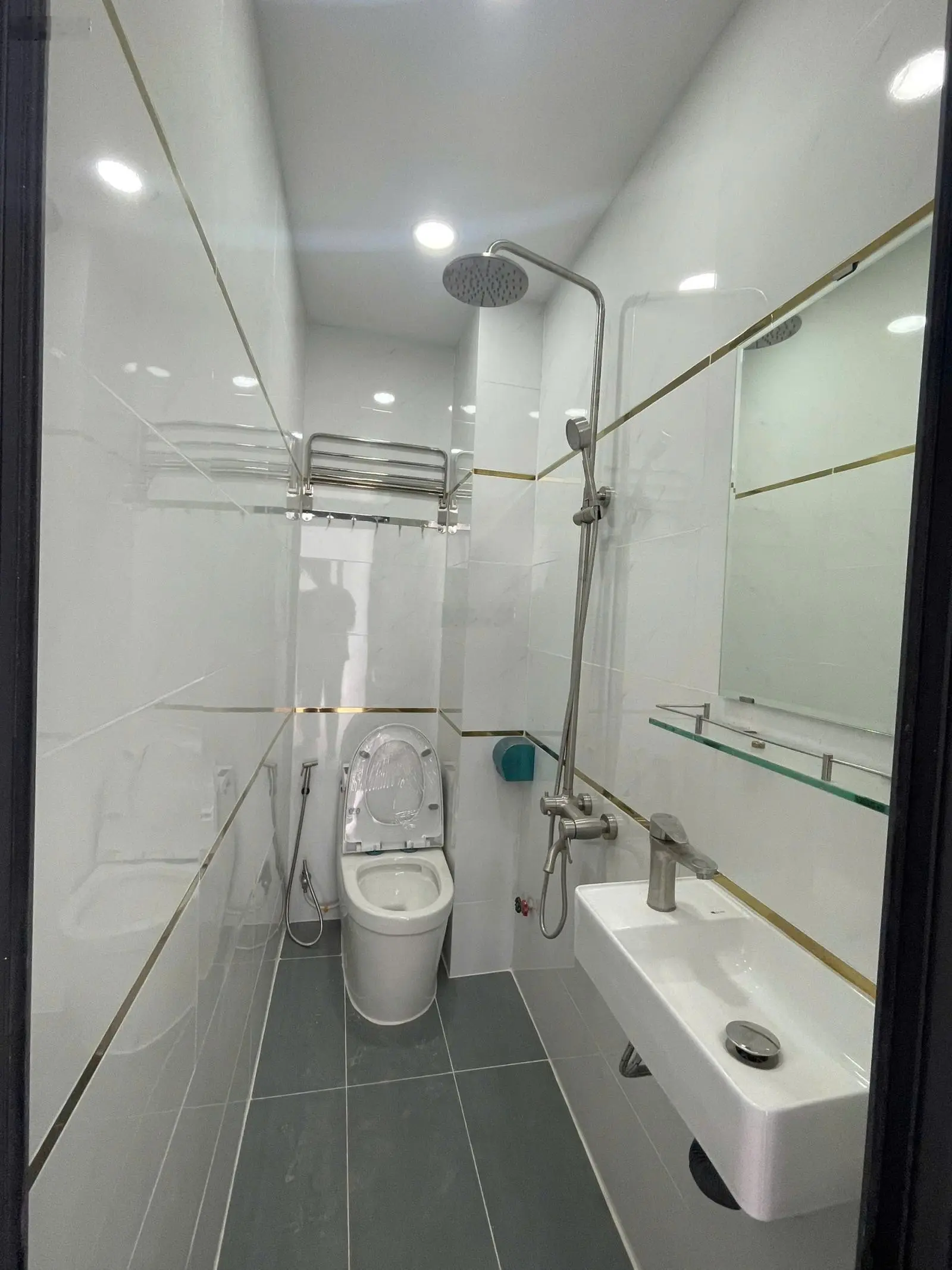 Hàng hiếm tại Mã Lò, 2 phòng ngủ, 2vs, có sân thượng chỉ với 2,68 tỷ. A/C đã sở hữu căn nhà 35m2