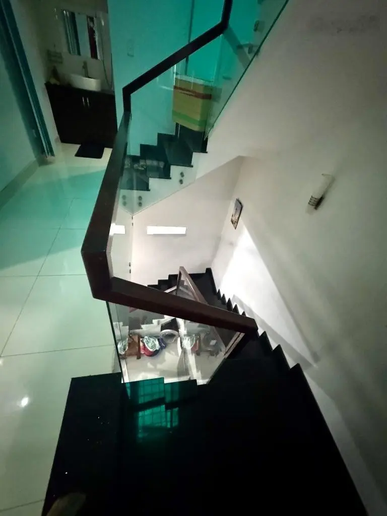 Nhà 2 tầng 80m2 - ngang khủng 6m - HXH thông - khu bàn cờ đường 102, Lã Xuân Oai TNP A Q9