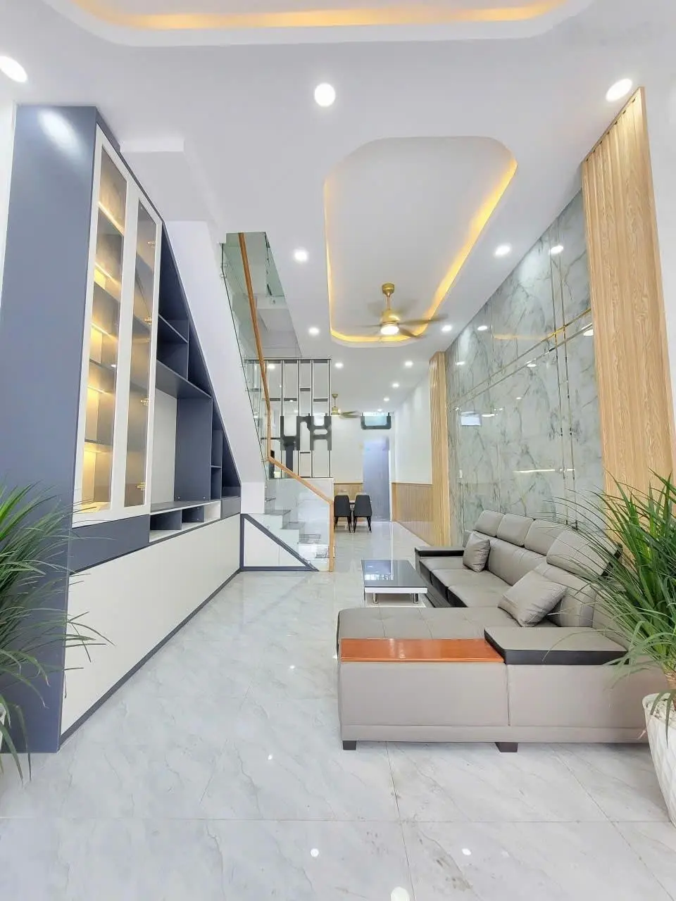 3ty780 TL bán nhà 1 trệt 2 lầu 4 PN mặt tiền KD gần ngã tư Miếu Ông Cù đường 13m thông 2 đầu