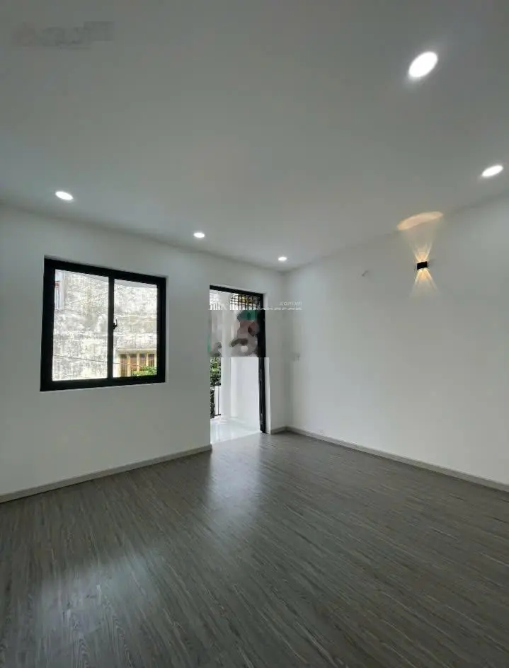 Bán nhà tại Hồ Bá Phấn, 5,7 tỷ, 90m2, 3PN + 2WC, hàng hiếm tại Phước Long A
