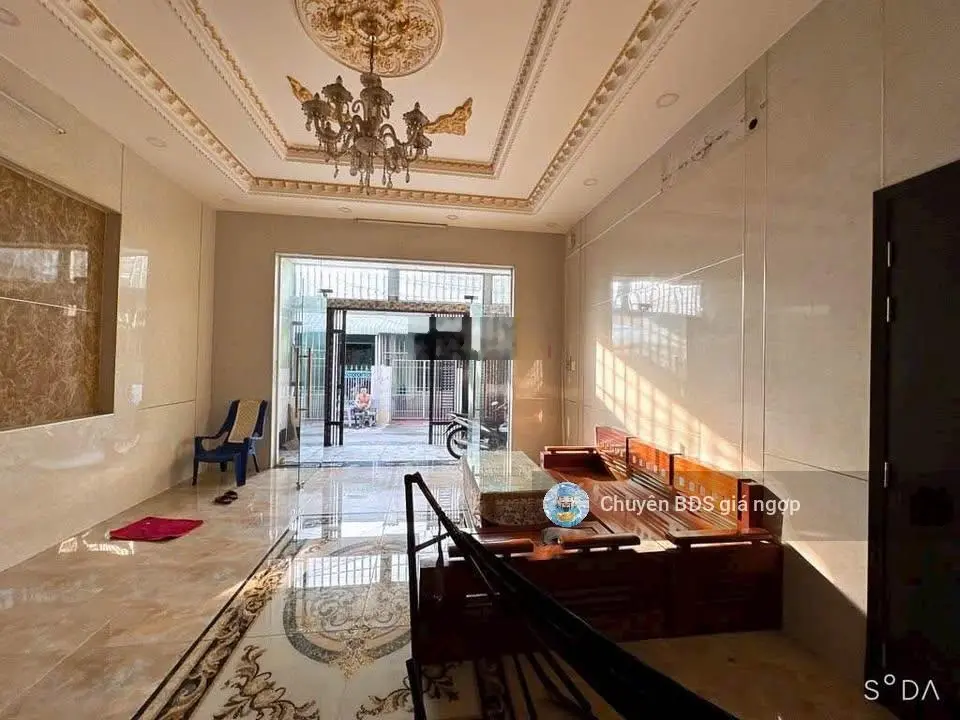 Bán gấp nhà 2 tầng- 120m2 ngộp bank - lã xuân oai quận 9 giá chỉ 4,5 tỷ - lh 0764751240