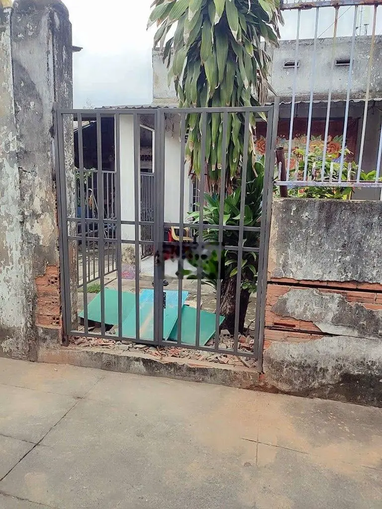 Nhà cũ ngay chợ Dĩ An 1 ngang 4,8m xây mới lại rất đẹp sổ riêng giá rẻ