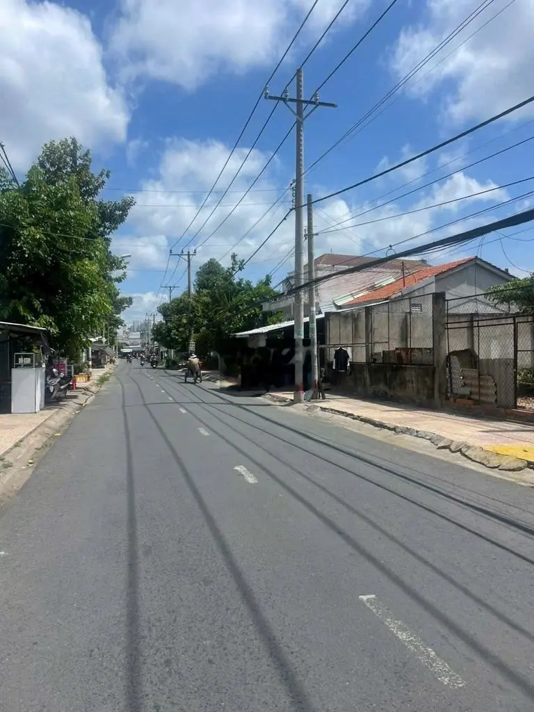 Cần bán 3 nền đất thổ MT đường Nguyễn An Ninh, Thị Trấn Cần Giuộc.