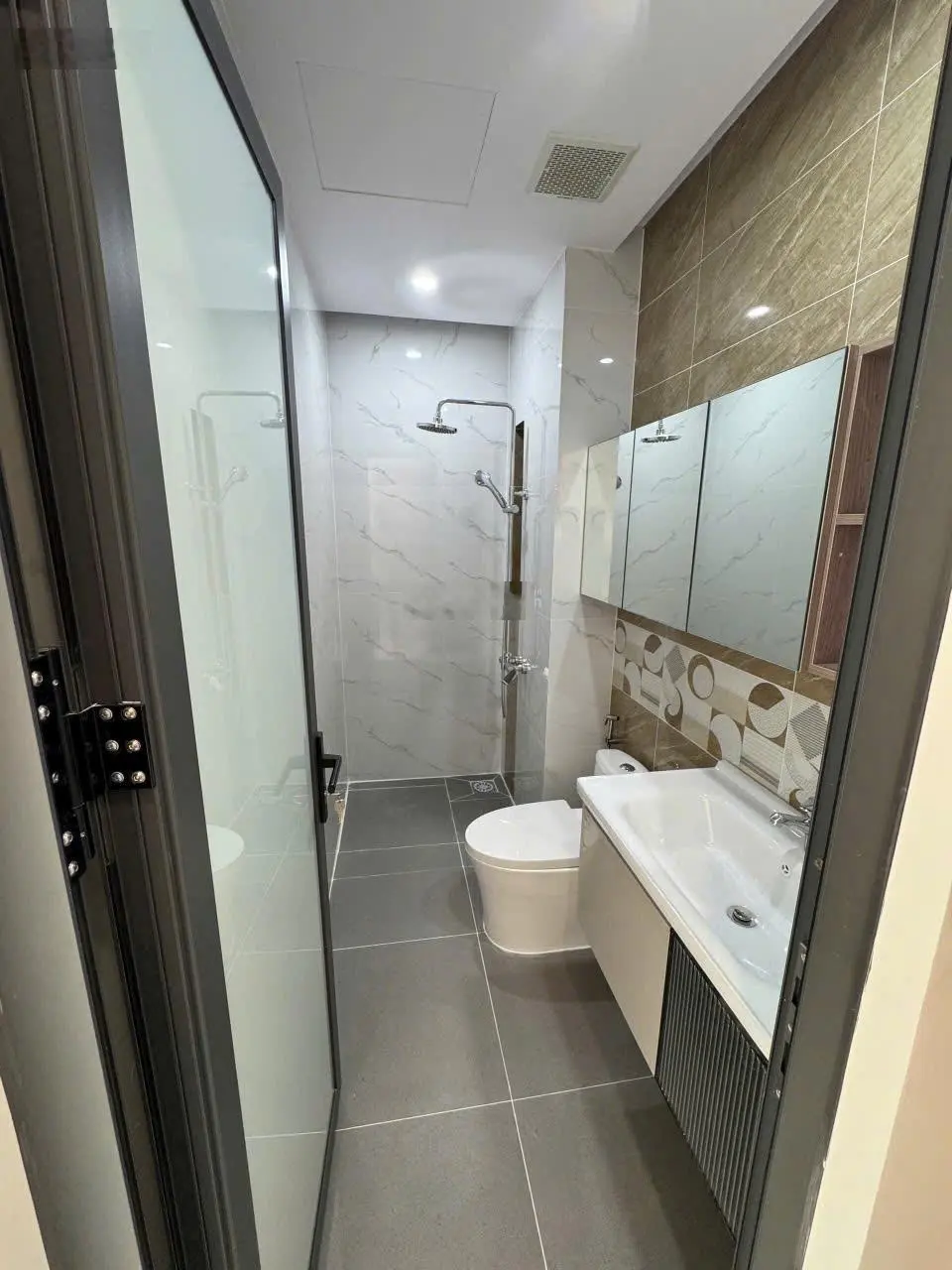 Nhà hẻm xe hơi sát mặt tiền đường số 11 phường Trường Thọ Thủ Đức, 78m2 đất, 1 trệt 3L, NT cao cấp