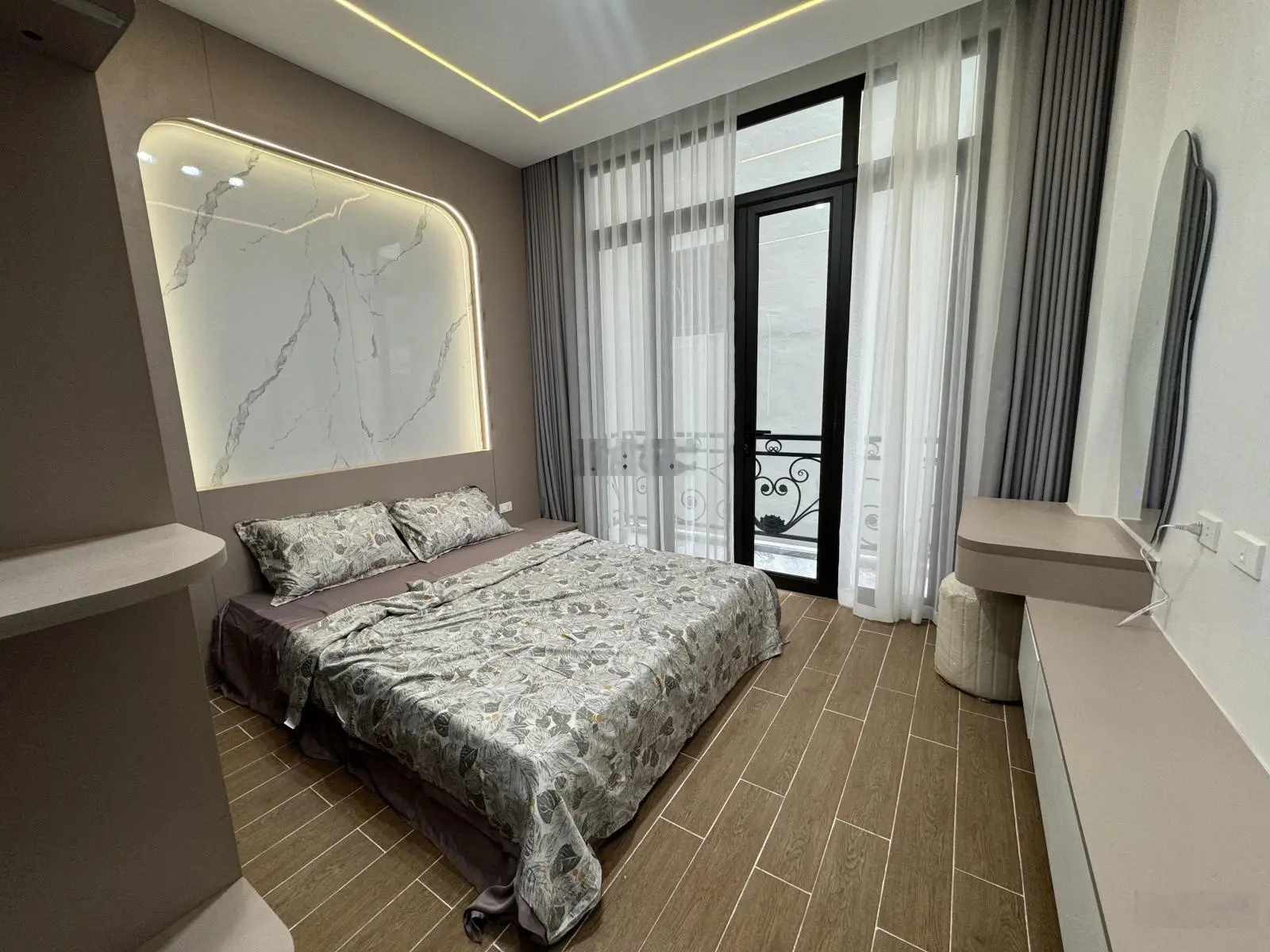 Nhà đẹp phân lô 2 mặt ngõ thoáng vĩnh viễn Chùa Láng Đống Đa - Gần ĐH Ngoại Thương diện tích 45m2