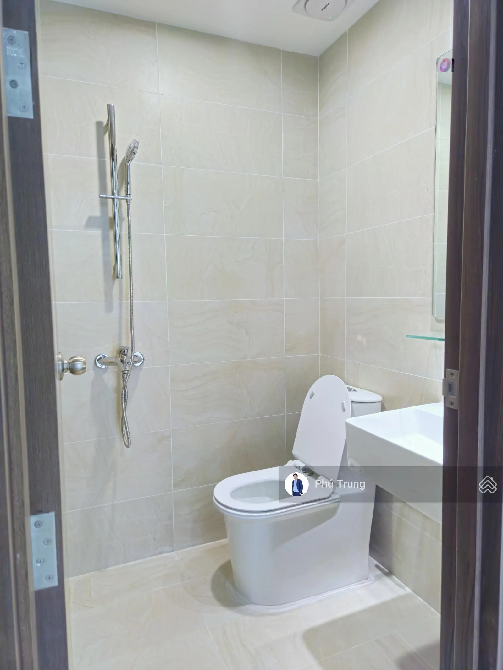 Bán căn hộ 2PN 65m2 Opal Skyline sổ sẵn, view hồ bơi, giá hợp lý, tiện ích đầy đủ, bao thuế phí