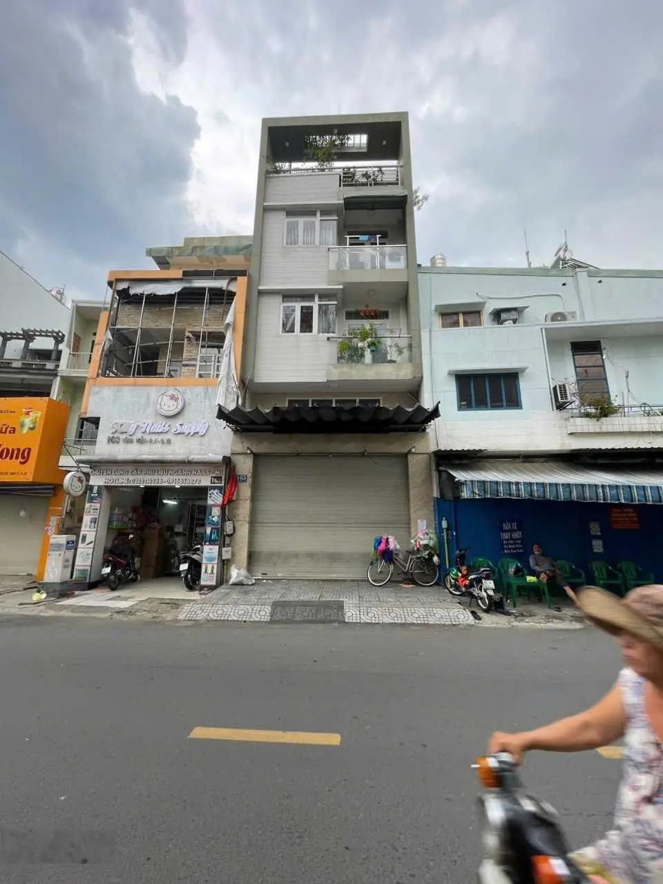 Nhà ngộp đường Vĩnh Viễn-P4-Q10 Giá 5tỷ3/76m2(5,5x15m) Đang cho Thuể 60tr/Tháng