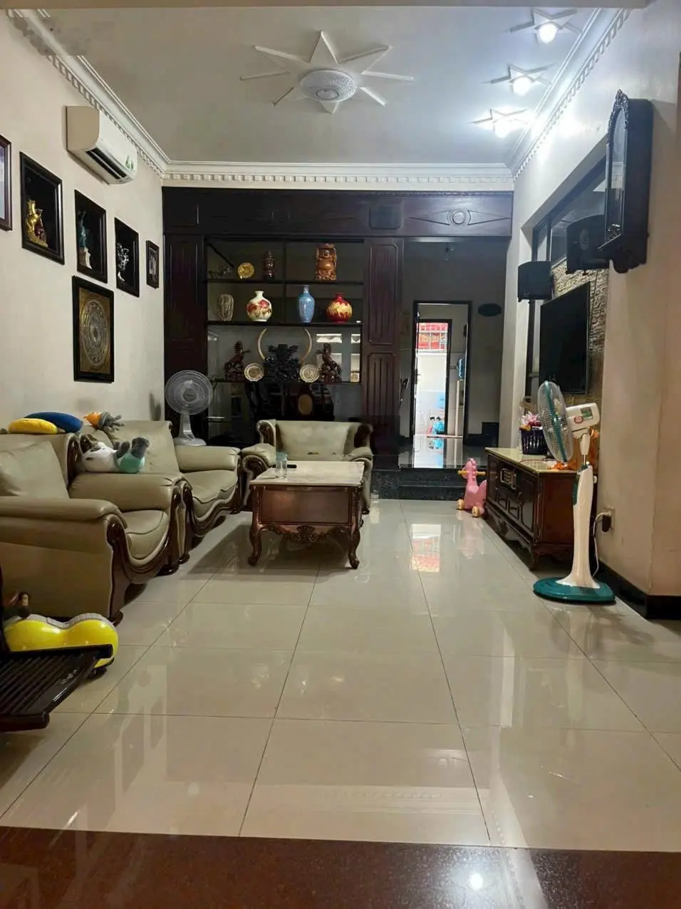 Bán gấp biệt thự , DT : 172m2 tại Dân Chủ, Hiệp Phú, Q9, 21 tỷ