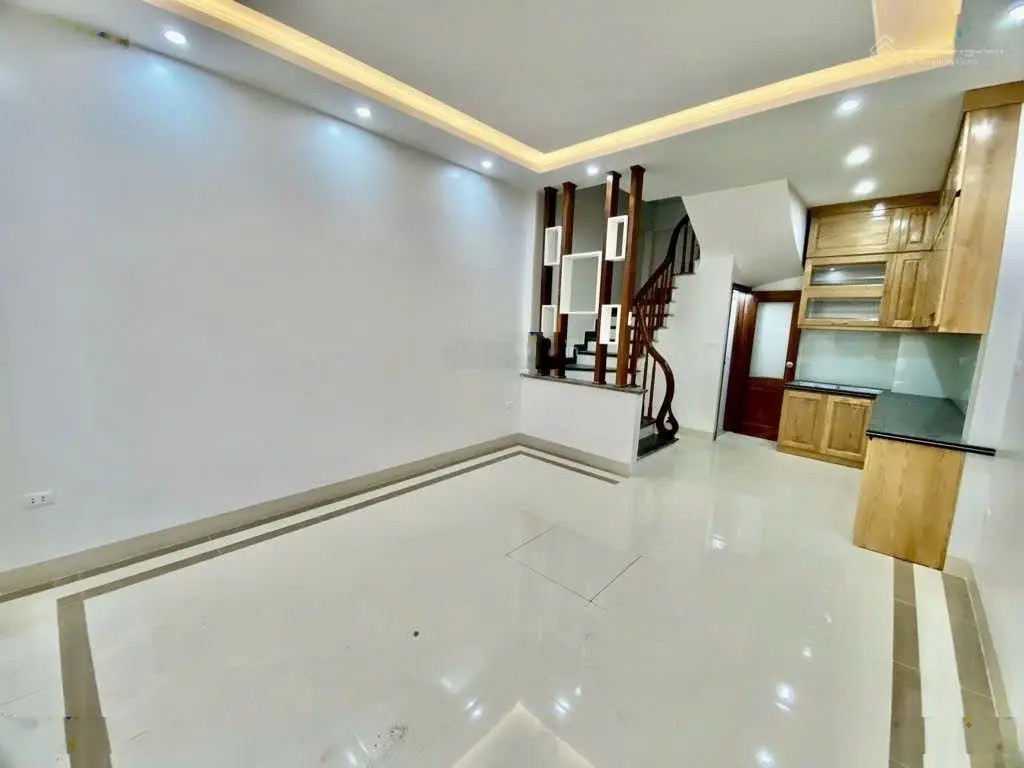 Nhà Phú Diễn mới tinh 30m x 5T hơn 4 tỉ, Mặt tiền đẹp ngõ vào nhà thông thoáng